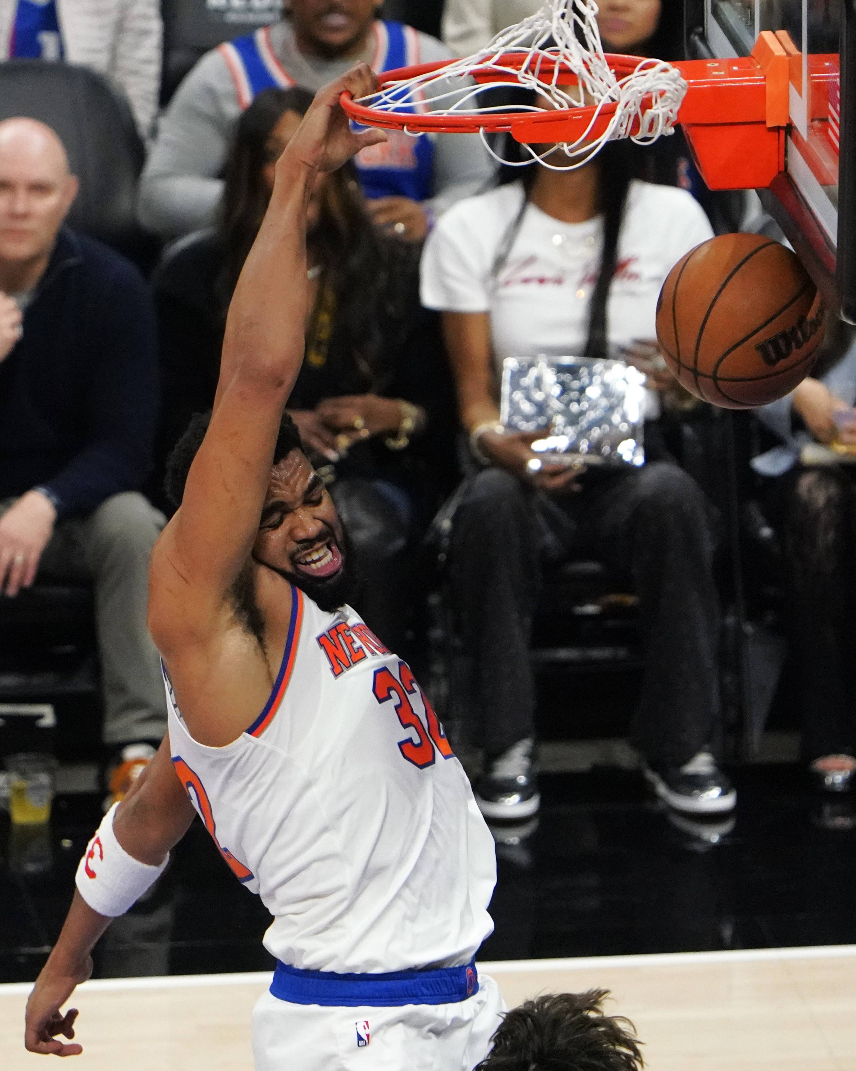 爱游戏体育-纽约尼克斯迎NBA常规赛关键赛，国际比赛日伤情更新，气氛紧张，纪律约束更严格的简单介绍